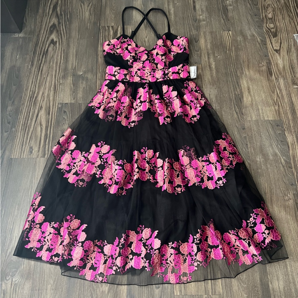 Christian Siriano New York NEW Embroidered Pink & Black Midi Dress - Picture 6 of 15